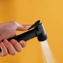 Vòi xịt đồng sơn tĩnh điện màu đen...