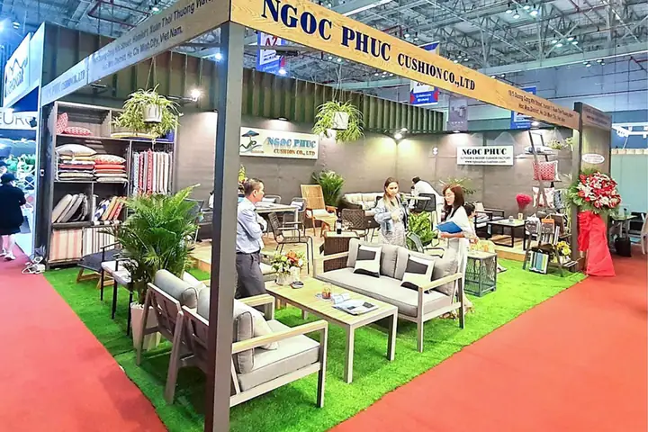 3. Gợi ý một số mẫu gian hàng triển lãm hội chợ xuất khẩu nội thất chỉn chu, chuyên nghiệp