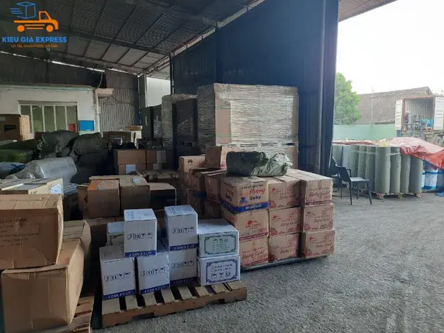 Chành xe chuyển hàng từ Sài Gòn đi Đà Nẵng Chành xe chuyển hàng từ Sài Gòn đi Đà Nẵng