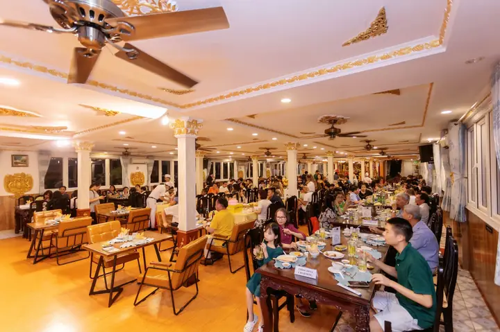 LỊCH TRÌNH DU THUYỀN LỊCH TRÌNH DU THUYỀN