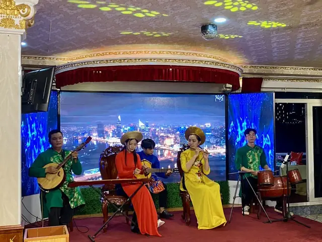 LỊCH TRÌNH DU THUYỀN LỊCH TRÌNH DU THUYỀN