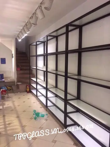 Lựa chọn đồ nội thất trưng bày giày dép hợp phù với thương hiệu