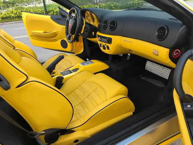 Đánh giá nhanh nội thất siêu xe mui trần Ferrari 360 Spider hàng hiếm tại Việt Nam Đánh giá nhanh nội thất siêu xe mui trần Ferrari 360 Spider hàng hiếm tại Việt Nam