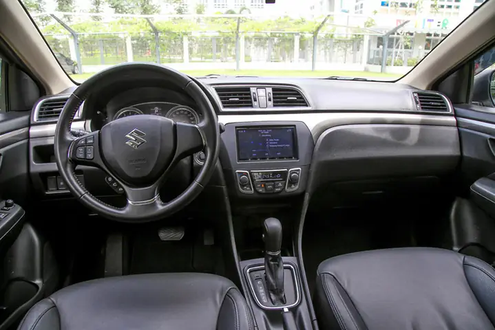 KHÔNG GIAN NỘI THẤT SUZUKI CIAZ 2018 SANG TRỌNG ĐẦY ĐỦ TIỆN NGHI