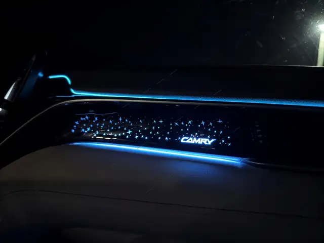 nội thất toyota innnova 2018
