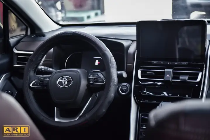 nội thất toyota innova 2005