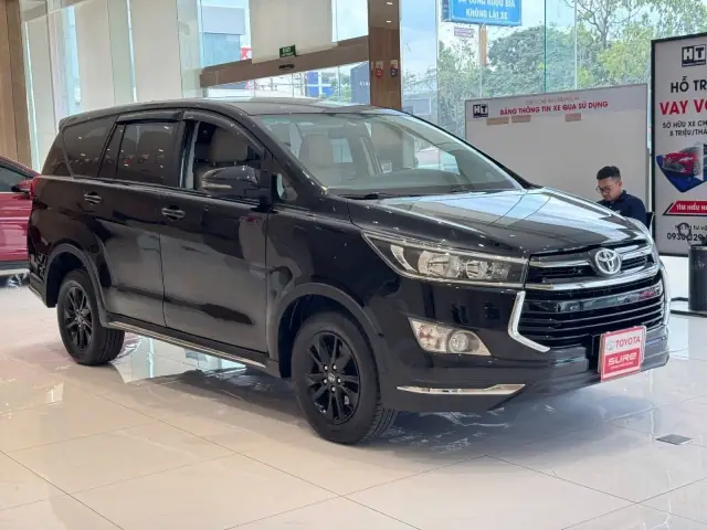 Toyota Innova Venturer 2018 mÃ u Äen 25/2/2025