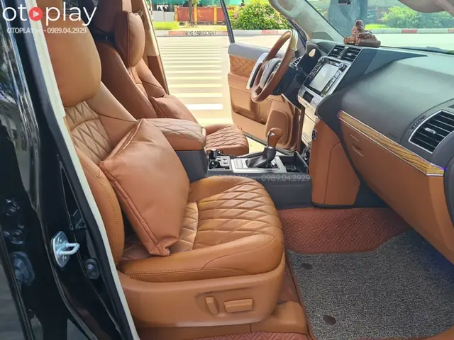 Đổi màu nội thất xe Toyota Land Cruiser Prado- Xu hướng độ xe 2021Tất cả xe khi mua về đều đã có phần nội thất với thiết kế, bố trí, trang trí theo khuôn mẫu của nhà sản xuất. Tuy nhiên, trong một số trường hợp, chủ xe Toyota Land Cruiser Prado vẫn muốn độ, muốn thay đổi màu sắc nội thất trong xe vì: Đổi màu nội thất xe Toyota Land Cruiser Prado- Xu hướng độ xe 2021Tất cả xe khi mua về đều đã có phần nội thất với thiết kế, bố trí, trang trí theo khuôn mẫu của nhà sản xuất. Tuy nhiên, trong một số trường hợp, chủ xe Toyota Land Cruiser Prado vẫn muốn độ, muốn thay đổi màu sắc nội thất trong xe vì: