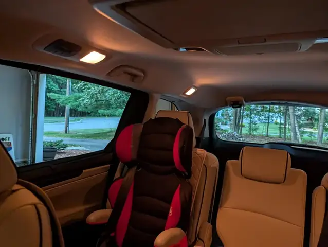 Nội thất Toyota Sienna 2005 có gì đặc biệt?