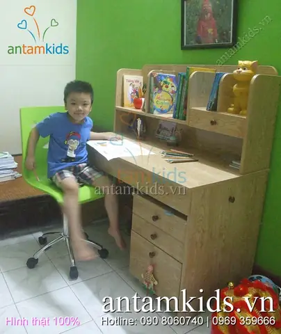 Bàn học trẻ emstyle Nhật bản ATK-BH01 của bé Bảo Châu dễ thương nhà mẹ Nguyệt Ánh, phố Nguyễn Chí Thanh, Hà Nội.