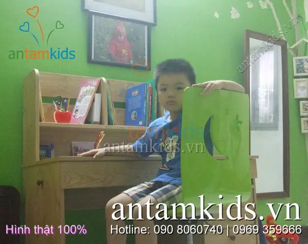 Bàn học trẻ emstyle Nhật bản ATK-BH01 của bé Bảo Châu dễ thương nhà mẹ Nguyệt Ánh, phố Nguyễn Chí Thanh, Hà Nội.