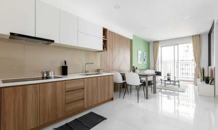Tủ bếp chung cư màu gỗ mộc mạc