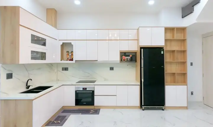 Tủ bếp chung cư chữ L màu trắng