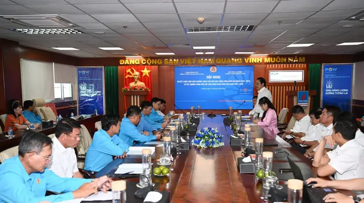 Ông Hồ Tuấn Kiệt - Chủ tịch Công đoàn PV Power Ca Mau phát biểu khai mạc Hội nghị.