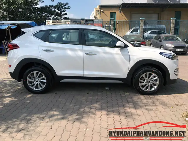 NGOẠI THẤT XE HYUNDAI TUCSON TIEU CHUAN NGOẠI THẤT XE HYUNDAI TUCSON TIEU CHUAN