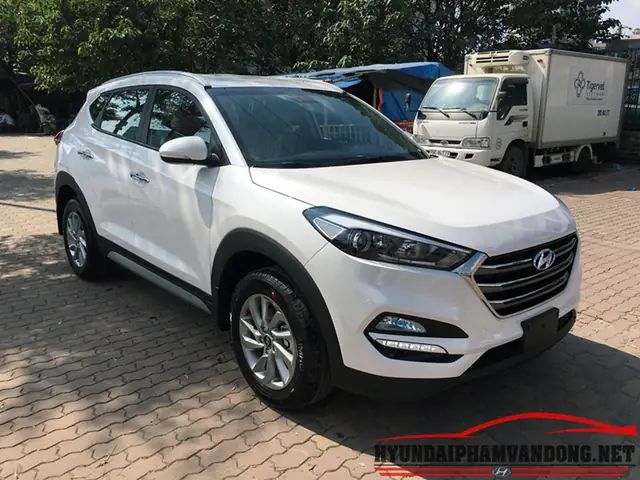 XE HYUNDAI TUCSON BẢN TIÊU CHUẨN