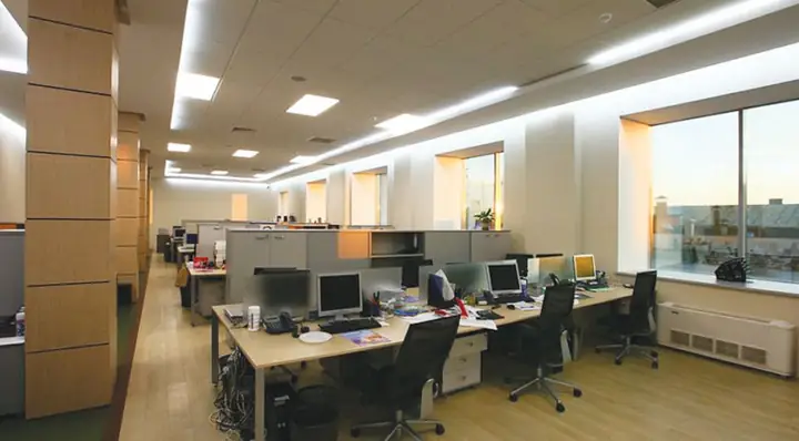Mẫu Văn Phòng Có Nhiều Ánh Nắng Không Gian Làm Việc dưới 50 người