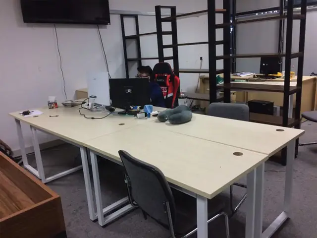 Hình Ảnh Thi Công Nội Thất Văn Phòng Thực Tế
