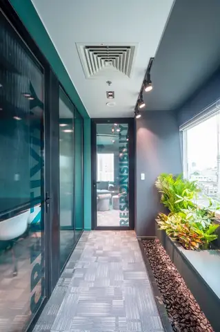 Văn phòng sáng tạo độc lạ với nội thất bao phủ cây xanh – BoldConcept Văn phòng sáng tạo độc lạ với nội thất bao phủ cây xanh – BoldConcept