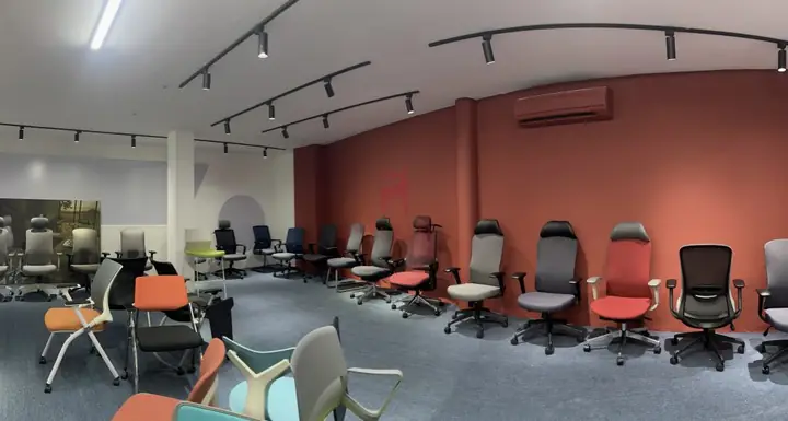 2. Không gian bài trí bên trong showroom tại TP Hồ Chí Minh 2. Không gian bài trí bên trong showroom tại TP Hồ Chí Minh