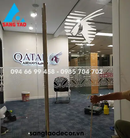 thi công logo văn phòng bán vé máy bay quata airways hcm thi công logo văn phòng bán vé máy bay quata airways hcm