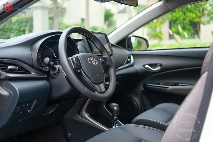 Thiết Kế Hông Xe Và Đuôi Xe Toyota Vios E Cvt 2025