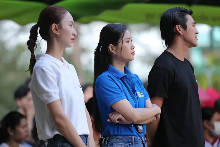 Lâm Vỹ Dạ Bật Khóc Nức Nở Trong Lần Đầu Dẫn Dắt Chương Trình Mái Ấm Gia Đình Việt