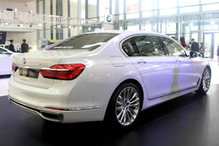 Bmw 750li - Hình 3