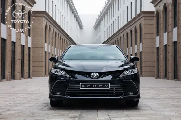 Phần đầu xe Toyota Camry 2.0Q 2024 mới Phần đầu xe Toyota Camry 2.0Q 2024 mới