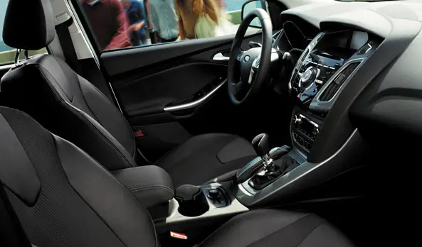 Xe Ford Focus đời 2011 cần được dọn nội thất như thế nào? Xe Ford Focus đời 2011 cần được dọn nội thất như thế nào?