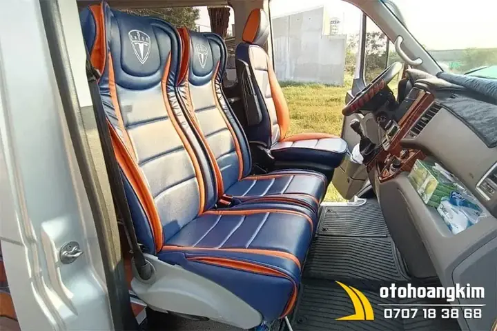 1. Thông tin về xe Ford Transit 16 chỗ