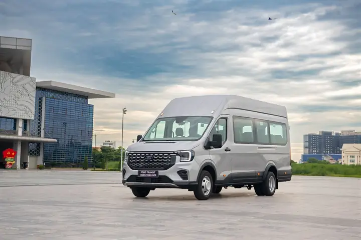 Thông tin cơ bản về mẫu xe Ford Transit Premium+ 18 Chỗ