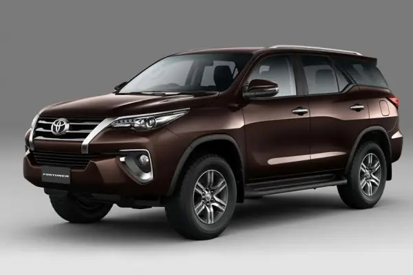 Ngoại thất xe Fortuner máy dầu 2017 có gì mới?