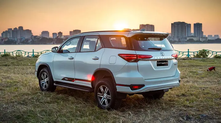 Khám phá chi tiết nội thất xe Hyundai Starex 2.4 MT 6 chỗ 2019 Khám phá chi tiết nội thất xe Hyundai Starex 2.4 MT 6 chỗ 2019