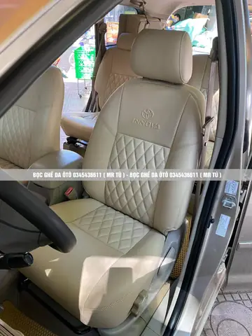 nội thất xe innova 2010