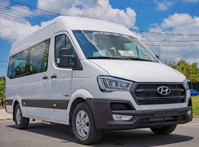 Ngoại thất Hyundai Solati 2025 tiêu chuẩn khí thải euro5