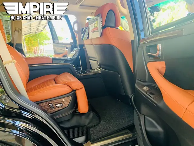 Sang Trọng, Đẳng Cấp, Tiện Nghi Và Hiện Đại Là Thông Điệp Thể Hiện Trên Nội Thất Lexus Lx570 Mà Empire Đã Thiết Kế Và Nâng Cấp Kính Mời Quý Vị Cùng Trải Nghiệm.
