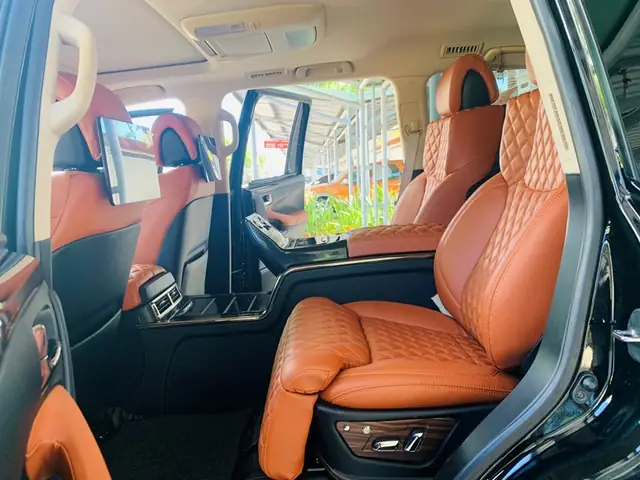 Sang Trọng, Đẳng Cấp, Tiện Nghi Và Hiện Đại Là Thông Điệp Thể Hiện Trên Nội Thất Lexus Lx570 Mà Empire Đã Thiết Kế Và Nâng Cấp Kính Mời Quý Vị Cùng Trải Nghiệm.