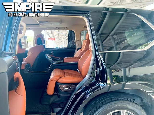 Sang Trọng, Đẳng Cấp, Tiện Nghi Và Hiện Đại Là Thông Điệp Thể Hiện Trên Nội Thất Lexus Lx570 Mà Empire Đã Thiết Kế Và Nâng Cấp Kính Mời Quý Vị Cùng Trải Nghiệm.