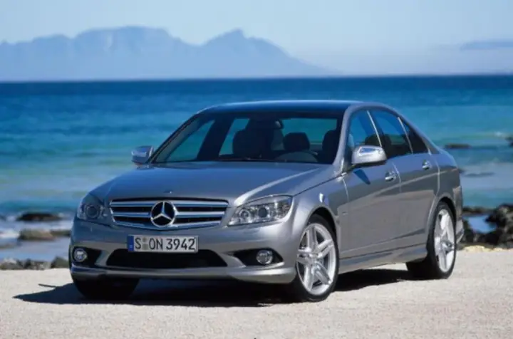 1. Thông tin về xe Mercedes-Benz C-ClassW204 (2007-2015) 1. Thông tin về xe Mercedes-Benz C-ClassW204 (2007-2015)