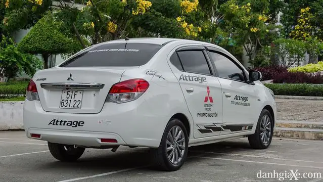 nội thất xe mitsubishi attrage 2019