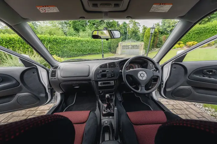 Nội Thất Phối 2 Màu Đen - Đỏ Của Mitsubishi Lancer Evolution Vi Tommy Makinen Edition