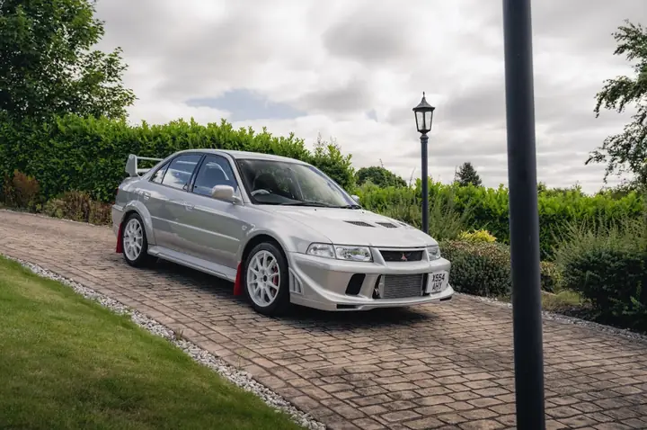 Xe Thể Thao Mitsubishi Lancer Evolution Hàng Hiếm Được Sang Tay Giá Cao Bất Ngờ