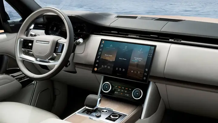 Tại sao bọc vô lăng là một phụ kiện không thể thiếu cho ô tô Range Rover Sport?