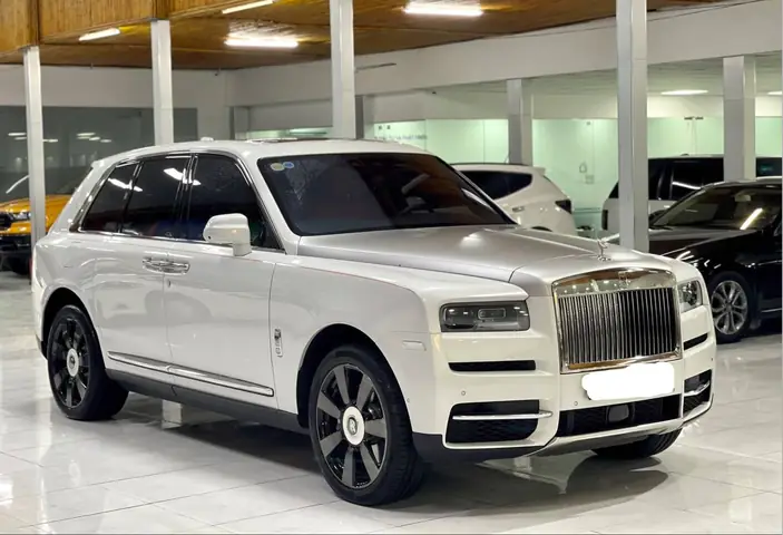 Dá»ch vụ cho thuê xe siêu sang Roll Royce Äi gặp khách hàng cá»§a chúng tôi Dá»ch vụ cho thuê xe siêu sang Roll Royce Äi gặp khách hàng cá»§a chúng tôi