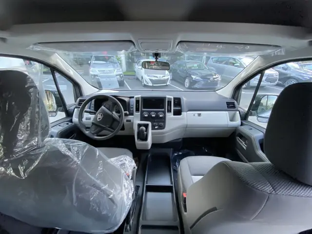 nội thất xe toyota hiace