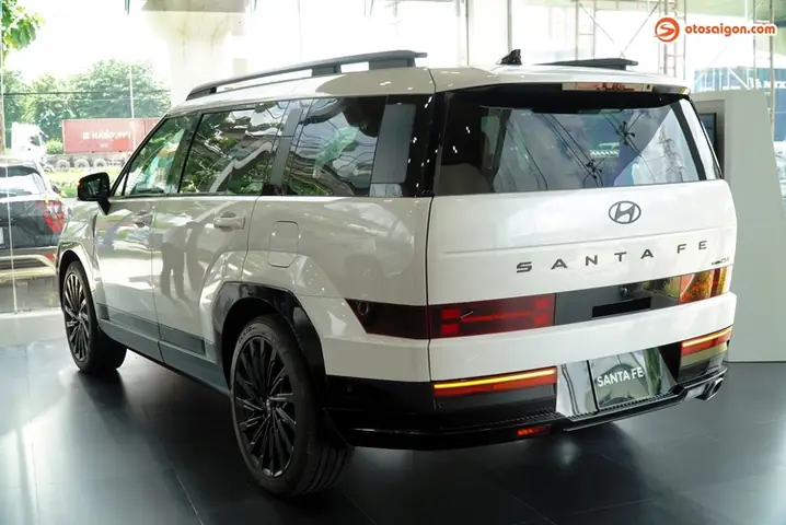 Hyundai Santa Fe Tại Việt Nam Có Thêm Màu Nội Thất Nâu Da Bò, Giá Bán Không Đổi