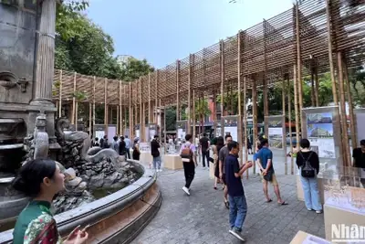Triển Lãm "chạm Cuộc Sống - Kiến Trúc Là Thiên Nhiên" Thu Hút Người Dân Thủ Đô Và Du Khách Tham Quan.