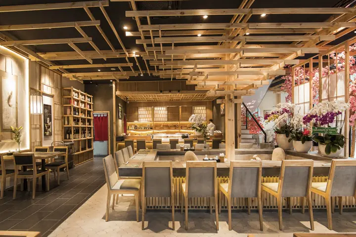 Noi-that-nha-hang-sushiworld-1