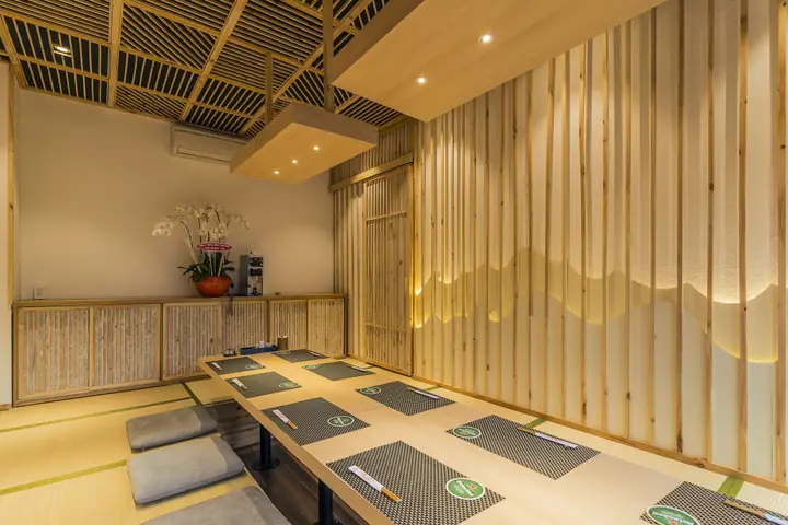 Noi-that-nha-hang-sushiworld-11